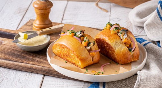 Pain brioché sardines et paprika fumé